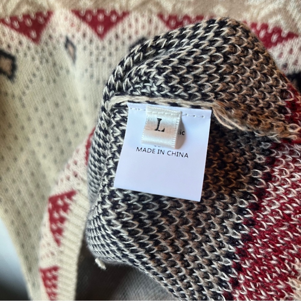 🛍️ Fair Isle Patterned Sweater Scandinavian Print in Tan and Red NWOT - Picture 3 of 4